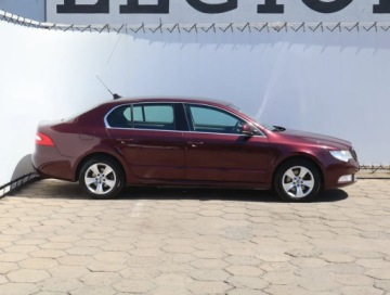 Skoda Superb II Sedan 1.8 TSI 160KM 2009 Skoda Superb 1.8 TSI, Xenon, Klima, Klimatronic, zdjęcie 5