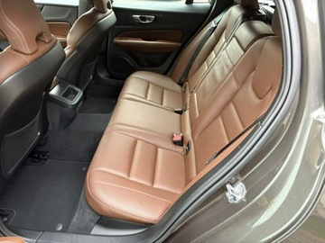 Volvo V60 II  Kombi 2.0 T4 190KM 2020 Volvo V60 2.0 T4 190 KM Automat Kamera Hak FV23%, zdjęcie 11