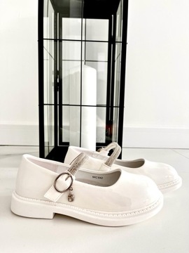 Белые балетки для девочки ASIA Communion с декоративной застежкой 37