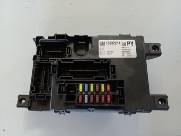 OPEL CORSA D FL LIFT 11-14 1,4 skrzynka bezpieczników pod maską 13382214