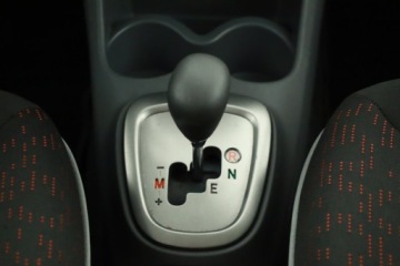 Peugeot 107 Hatchback 5d 1.0 12V 68KM 2011 Peugeot 107 1.0, Automat, Klima, zdjęcie 10