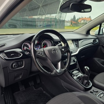 Opel Astra J GTC 1.4 Turbo ECOTEC 140KM 2016 Opel Astra K 1.4 Turbo Cosmo, zdjęcie 24