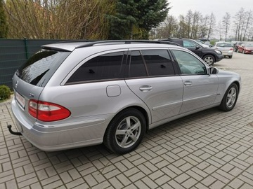 Mercedes Klasa E W211 Kombi S211 3.0 V6 (280 CDI) 190KM 2005 Mercedes E 280 3.0 V6 280 CDI 190KM Navigacja, zdjęcie 4