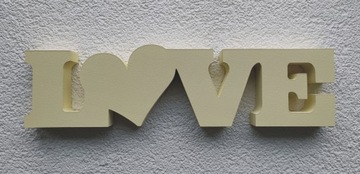 Надпись LOVE, комбинированные буквы, 3D декор.