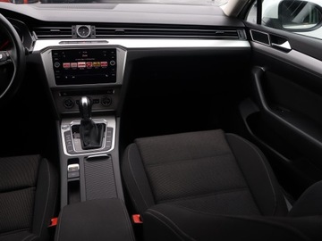 Volkswagen Passat B8 Variant 1.8 TSI BlueMotion Technology 180KM 2017 VW Passat 1.8 TSI, Salon Polska, Automat, Navi, zdjęcie 7
