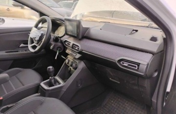 Dacia Jogger 1.0 TCe 110KM 2024 Dacia Jogger 2924r, SALON. 1.0Benzyna. Uszkodzone boki. Poobijana. VAT 23, zdjęcie 7