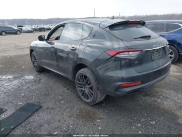 Maserati Levante 2022 Maserati Levante Modena S 2022 3.8 Benzyna 550KM, zdjęcie 3