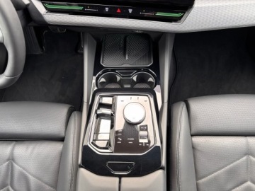 BMW Seria 5 G90-91 Touring 2.0 520d 197KM 2025 BMW 520 BMW 520 M Pakiet,M Pro,komfort,IconicGlow,, zdjęcie 29