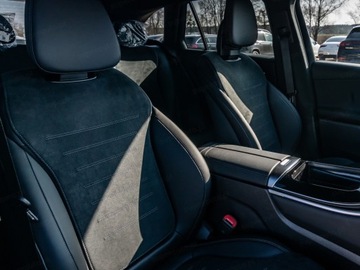 Mercedes GLC C254/X254 Coupe 2.0 200 204KM 2025 MERCEDES-BENZ GLC 200 4-Matic AMG Line 2.0 (204KM) 2025, zdjęcie 4