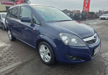 Opel Zafira C 2011 Opel Zafira 1.6Benzynasuper stan 1.6 Benzyna 105KM, zdjęcie 2