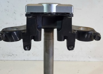 Нижняя и верхняя полки 53219-KPN-A80 53230-KPN-A70 Honda CB 125 F 2015-2020r