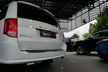 Dodge Caravan V Grand Caravan Facelifting 3.6 VVT 283KM 2018 Dodge Grand Caravan GT 3.6L 287KM 7 os. Kamera Czarna podsufitka 3-Strefy, zdjęcie 31