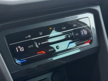 Volkswagen Tiguan II SUV Facelifting 1.5 TSI 150KM 2022 Volkswagen Tiguan 1.5 TSI evo R-Line dsg 2022 1.5 Benzyna 150KM, zdjęcie 20