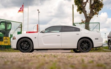 Dodge Charger VI Sedan Facelifting 5.7 Hemi V8 375KM 2014 Dodge Charger Dodge Charger 5.7 RT V8 AWD 374KM 5.7 Benzyna 374KM, zdjęcie 4