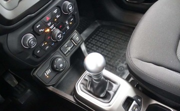 Jeep Renegade SUV Facelifting 2.0 MJD  140KM 2019 Jeep Renegade MultiJet 140 Mimited 4WD 2019 2.0 Diesel 140KM, zdjęcie 15