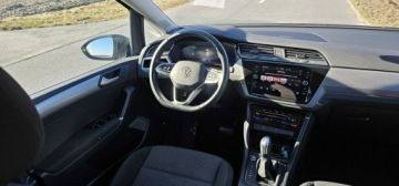Volkswagen Touran III 1.5 TSI EVO 150KM 2023 Volkswagen Touran 1.5 TSI EVO 7 osobowy Highline, zdjęcie 7