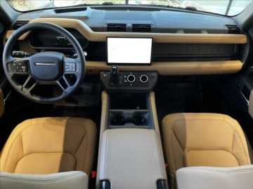 Land Rover Defender IV (L663) Hard Top 90 3.0D R6 250KM 2025 Defender 110 D250 X-Dynamic HSE 3.0 (250KM) 2025, zdjęcie 8