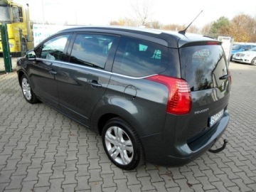 Peugeot 5008 I Minivan 2.0 HDi FAP 150KM 2011 Peugeot 5008 Allure Nawigacja Panorama Dach Head-Up 2.0 Diesel 150KM, zdjęcie 8