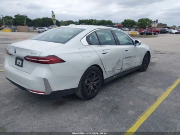 BMW Seria 5 G90-91 2026 BMW Seria 5 530I XDRIVE, 2026r., 4x4, 2.0L 2.0 Hybryda 255KM, zdjęcie 3