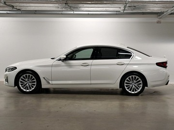 BMW Seria 5 G30-G31 Limuzyna Facelifting 2.0 520i 184KM 2021 BMW 520 AdaptiveLED/ Harman/ Aktywny Tempomat/ Dos, zdjęcie 1