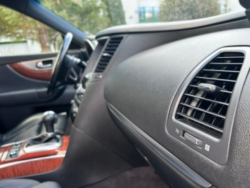 Infiniti QX70 3.7 V6 320KM 2017 Infiniti QX70 S Premium 3.7 V6 320KM | PO REMONCIE, zdjęcie 33