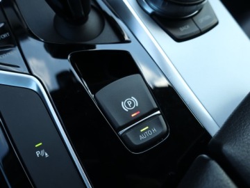 BMW Seria 5 G30-G31 2018 BMW 5 520d, Automat, Skóra, Navi, Klima, zdjęcie 16