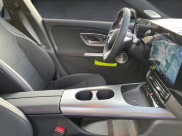 Mercedes CLA C118/X118 2026 MERCEDES-BENZ CLA 200 AMG Line Sedan 1.5 (163KM) 2026, zdjęcie 7