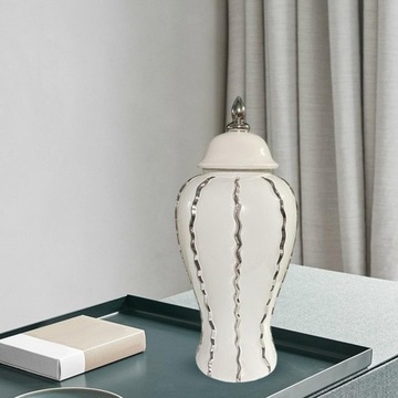 Храмовая ваза с белым глазурованным фарфором из комнаты