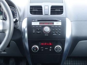 Suzuki SX4 I Hatchback Facelifting 1.6 VVT 120KM 2010 Suzuki SX4 1.6, zdjęcie 23