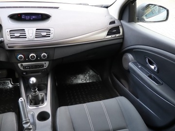 Renault Megane III Grandtour Facelifting 2013 1.5 Energy dCi 95KM 2016 Renault Megane 1.5 dCi, Salon Polska, Klima, zdjęcie 7