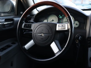 Chrysler 300C I Touring 3.0 CRD V6 218KM 2006 Chrysler 300C 3.0 D, 214 KM, Automat, Xenon, zdjęcie 17