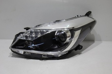 Toyota Yaris III Hybryda Lampa Przód Przednia Lewa