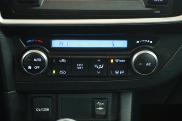 Toyota Auris II Touring Sports Valvematic 130 132KM 2013 Toyota Auris 1.6 Valvematic, Salon Polska, zdjęcie 9