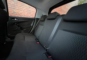 Peugeot 208 I Hatchback 5d Facelifting 1.2 PureTech 82KM 2017 Peugeot 208 Nawigacja Niski Przebieg Alu Gwarancja w cenie Warszawa VRVD, zdjęcie 14