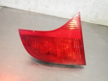 LAMPA LEWA TYLNA W KLAPIE AUDI A4 B7