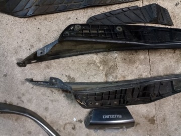 Suzuki Burgman 400 2003 — Подножка, платформа, плуг, резина, комплект