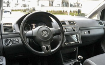 Volkswagen Touran II 1.6 TDI 105KM 2010 Volkswagen Touran 2010 r. 1.6 Diesel 105KM, zdjęcie 8