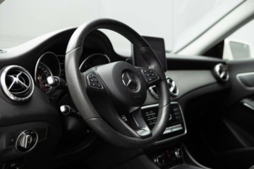 Mercedes CLA C117 Coupe Facelifting 1.6 180 122KM 2017 Mercedes-Benz CLA CLA 180 7-G DCT Progressive Salon Polska Autotrade Mer, zdjęcie 16
