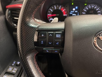 Toyota Hilux VIII Podwójna kabina Facelifting 2.8 D-4D 204KM 2023 Toyota Hilux 2.8 D-4D Double Cab GR Sport 4x4 Toyo, zdjęcie 13