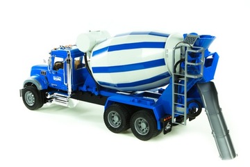 Бетономешалка MACK Bruder 02814