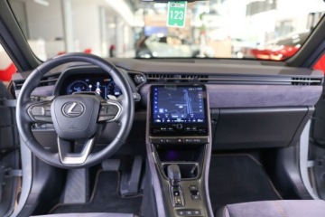Lexus LBX 1.5 Hybrid 136KM 2024 Lexus LBX 1.5 Hybrid Cool 1.5 Hybryda 136KM, zdjęcie 4
