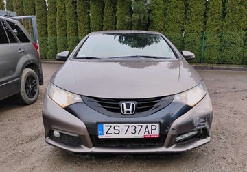 Honda Civic IX Hatchback 5d 1.8 i-VTEC 142KM 2013 Honda Civic 2013r, SALON POLSKA. 1.8 Benzyna. Lekko uszkodzony lewy bok. J, zdjęcie 16