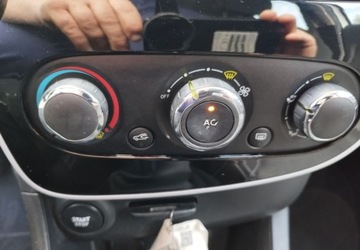 Renault Clio IV Grandtour  1.2 16V 74KM 2013 Renault Clio Renault Clio IV 1.2 73 km stan bdb gwarancja przebiegu 1.2, zdjęcie 21