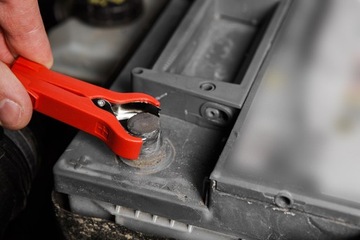 Автоматический выпрямитель 4А/70Вт, 3-120Ач, для свинцово-кислотных аккумуляторов AGM/GEL