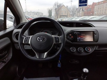 Toyota Yaris III Hatchback 5d Facelifting 1.33 Dual VVT-i 99KM 2015 Toyota Yaris 1.33 Premium III (2011-2019) 1.33VVT-, zdjęcie 14