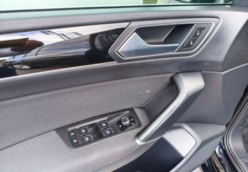 Volkswagen Touran III 2.0 TDI 150KM 2017 Volkswagen Touran Volkswagen Touran 2.0 TDI BMT Highline DSG 2.0 Diesel, zdjęcie 28