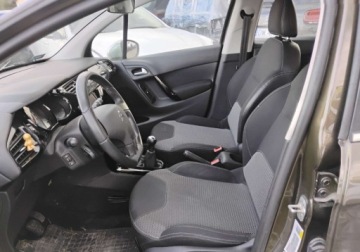 Citroen C3 II Hatchback facelifting 1.2 VTi 82KM 2014 Citroen C3 2014r, SALON POLSKA. 1.2 Benzyna. Lekko przetarty prawy bok. Je, zdjęcie 6