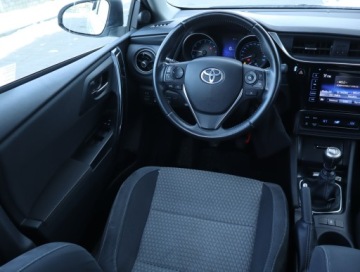 Toyota Auris II Hatchback 5d Facelifting 1.6 Valvematic 132KM 2018 Toyota Auris 1.6 Valvematic, Salon Polska, Klima, zdjęcie 6
