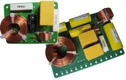 TAGA TAV-807B полочные мониторные колонки объемного звучания