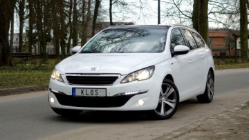 Peugeot 308 II SW 1.2 PureTech 130KM 2015 308 .. Panorama .. Ledy .. Nawigacja .. Kamera .. 2 x PDC .. Klimatronik ., zdjęcie 24